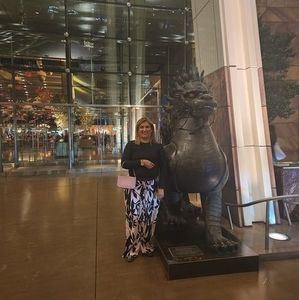 Meet your Posher, Esmeralda